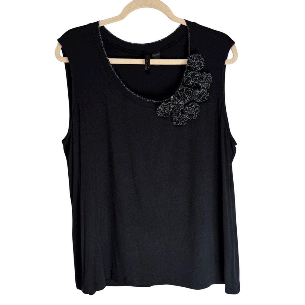 Black Sleeveless Tank Top Embellished Floral Neckline Plus Size‎ 2X